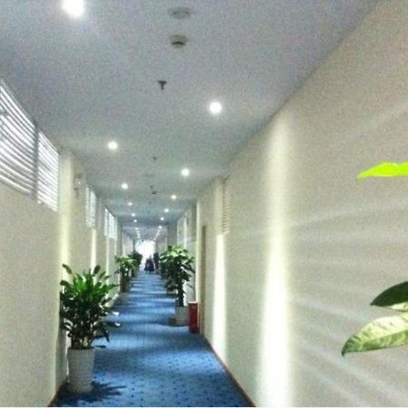 7 Days Inn Chengdu East Railway Station West Squar Екстериор снимка