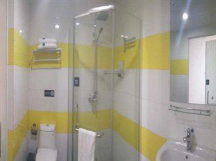 7 Days Inn Chengdu East Railway Station West Squar Екстериор снимка