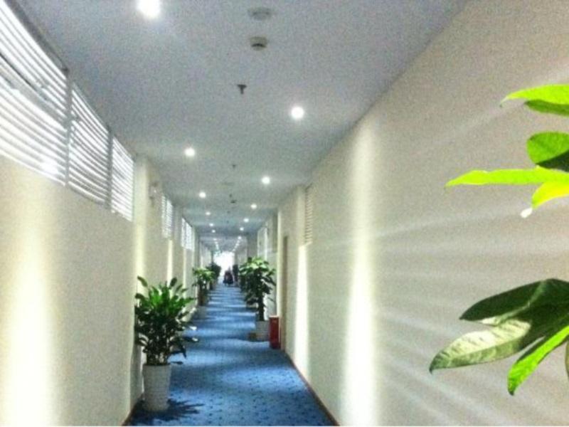 7 Days Inn Chengdu East Railway Station West Squar Екстериор снимка